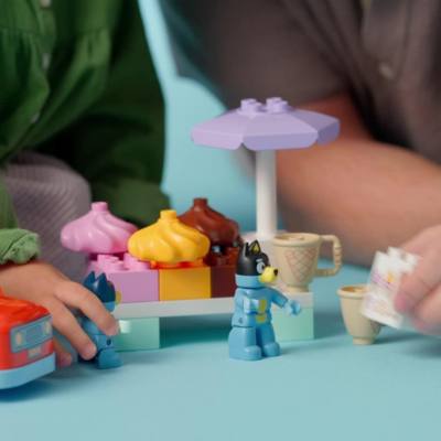 Play LEGO&nbsp;DUPLO Ice Cream Trip with Bluey Set 10458 Video