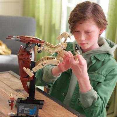 Play LEGO Star Wars Battle Droid with STAP Set 75428 Video