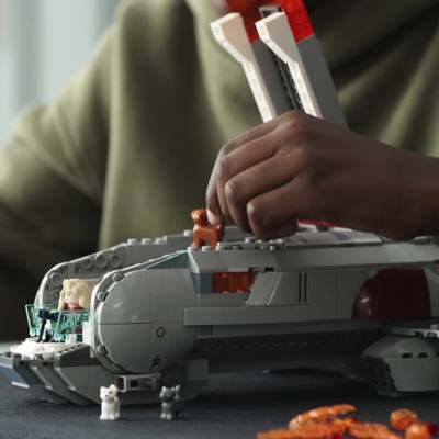 Play LEGO Marvel Super Heroes The Hoopty Set 76232 Video