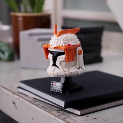 Play LEGO Star Wars Clone Commander Cody Helmet Set 75350 Video