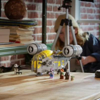 Reproducir v&iacute;deo de LEGO Star Wars The Razor Crest Set 75447