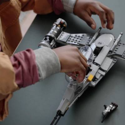 Play LEGO Star Wars The Mandalorian's N-1 Starfighter Set 75325 Video