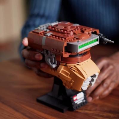 Play LEGO Star Wars Princess Leia (Boushh) Helmet Set 75351 Video