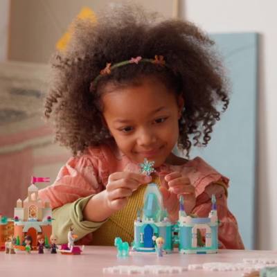 Play LEGO Disney Mini Arendelle Castle & Elsa's Ice Palace Set 43278 Video