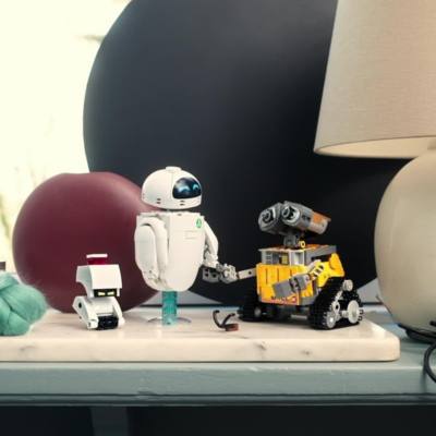 Play LEGO Disney WALL-E and EVE Set 43279 Video