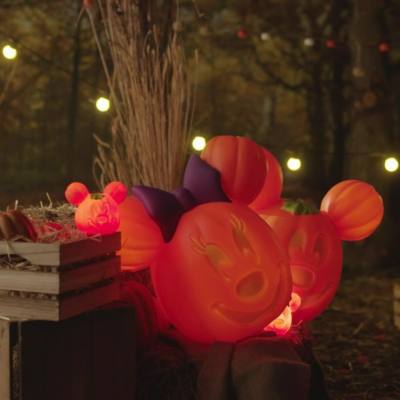 Play Minnie Mouse Small Light-Up Jack-o'-Lantern Video