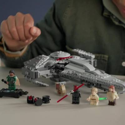 Play LEGO Star Wars Darth Maul's Sith Infiltrator Set 75383 Video