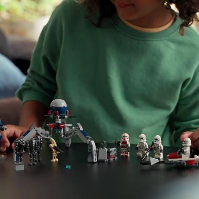 LEGO Star Wars Clone Trooper & Battle Droid Battle Pack 75372 Video abspielen