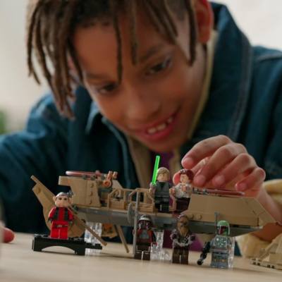 Play LEGO Star Wars Desert Skiff & Sarlacc Pit Set 75396 Video