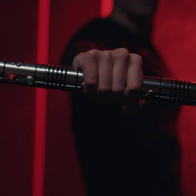 Star Wars: Die dunkle Bedrohung - 25. Jubil&auml;um - Der Sith-Sch&uuml;ler: Darth Maul - Legacy Kollektion - Lichtschwertgriffset in limitierter Edition Video abspielen