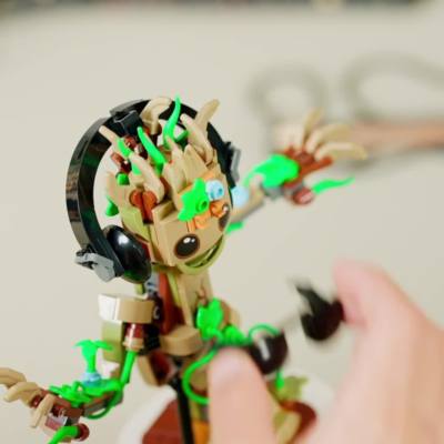 Play LEGO Marvel Dancing Groot Set 76297 Video