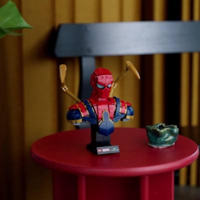 Play LEGO Marvel Iron Spider-Man Bust Set 76326 Video