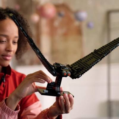 Play LEGO Star Wars Kylo Ren's Command Shuttle Set 75406 Video