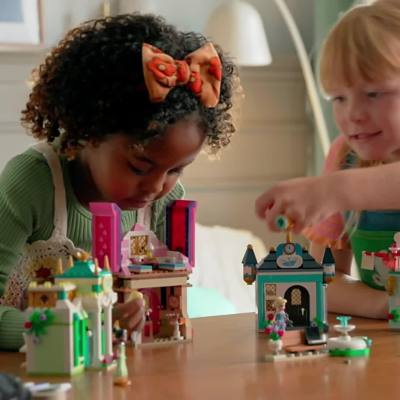 Play LEGO Disney Princess Market Adventure Set 43246 Video