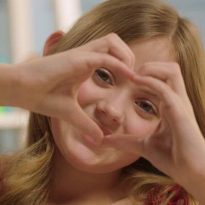 Disney Store - Rucksack - Disney ily 4EVER Kollektion - Inspiriert von Schneewittchen Video abspielen