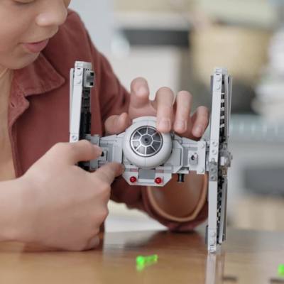 Play LEGO Star Wars TIE Fighter & X-Wing Mash-up Set 75393 Video