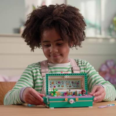 Play LEGO Disney Ariel's Treasure Chest Building Toy Set 43229 Video