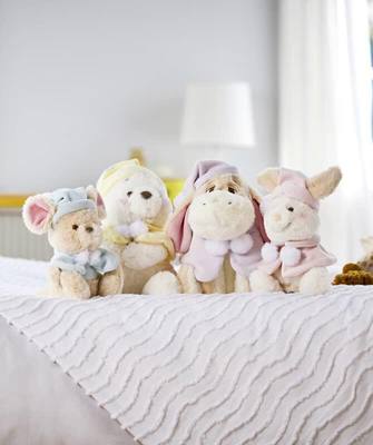 Reproducir v&iacute;deo de Peluche peque&ntilde;o Piglet pastel, Disney Store Jap&oacute;n