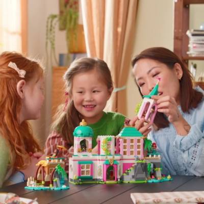 Play LEGO Disney Princess Castle & Royal Pets Set 43267 Video