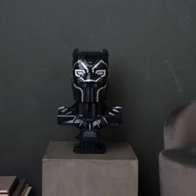 Play LEGO Marvel Black Panther Model Set 76215 Video