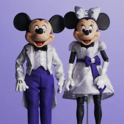 Riproduci video Coppia di bambole Topolino e Minni edizione limitata Disney100