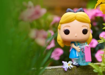 Background image of Alice in Wonderland