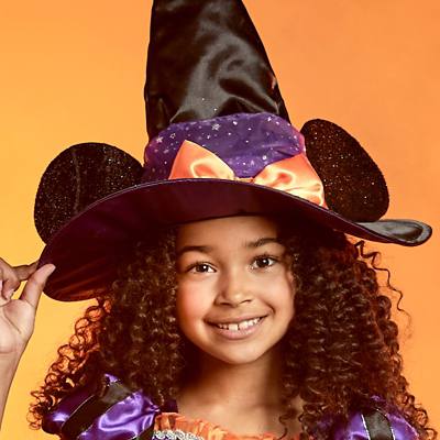 Background image of Kost&uuml;me