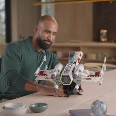 LEGO Star Wars TM X-Wing Starfighter Set 75355 Video abspielen