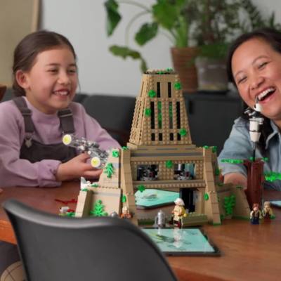 Play LEGO Star Wars TM Yavin 4 Rebel Base Set 75365 Video