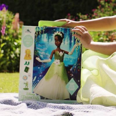 Play Tiana Disney Story Doll, The Princess and the Frog Video